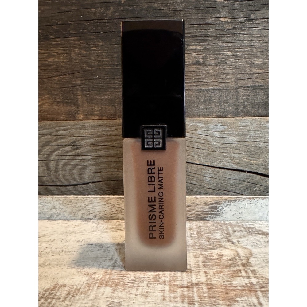 🌟 Givenchy Prisme Libre Skin-Caring Matte Foundation – 1oz | 6-c485 | MSRP =$59